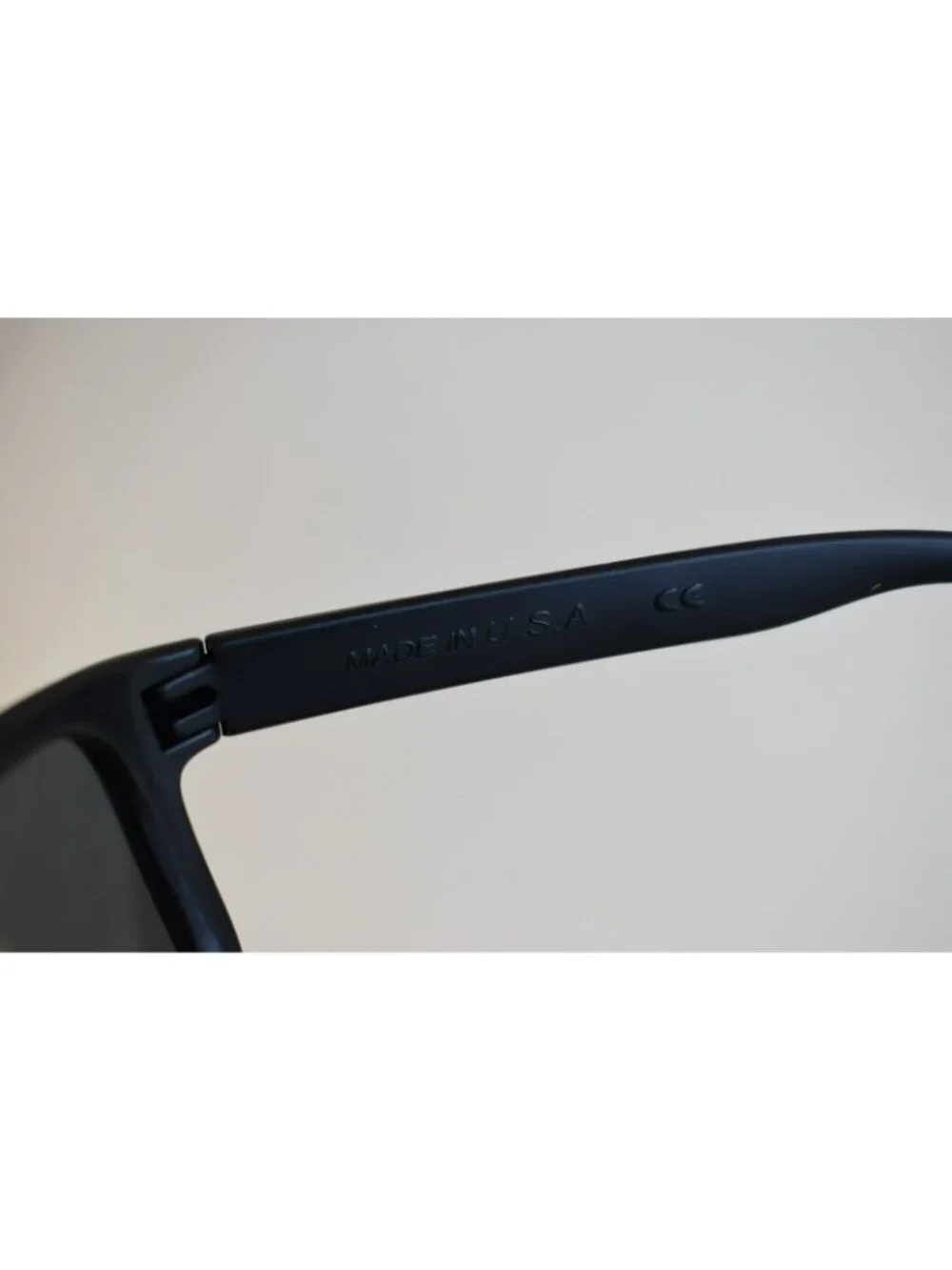 Oakley OO9102-01 Holbrook 55-18-137 Matte Black Sunglasses Made in USA w/ Case
